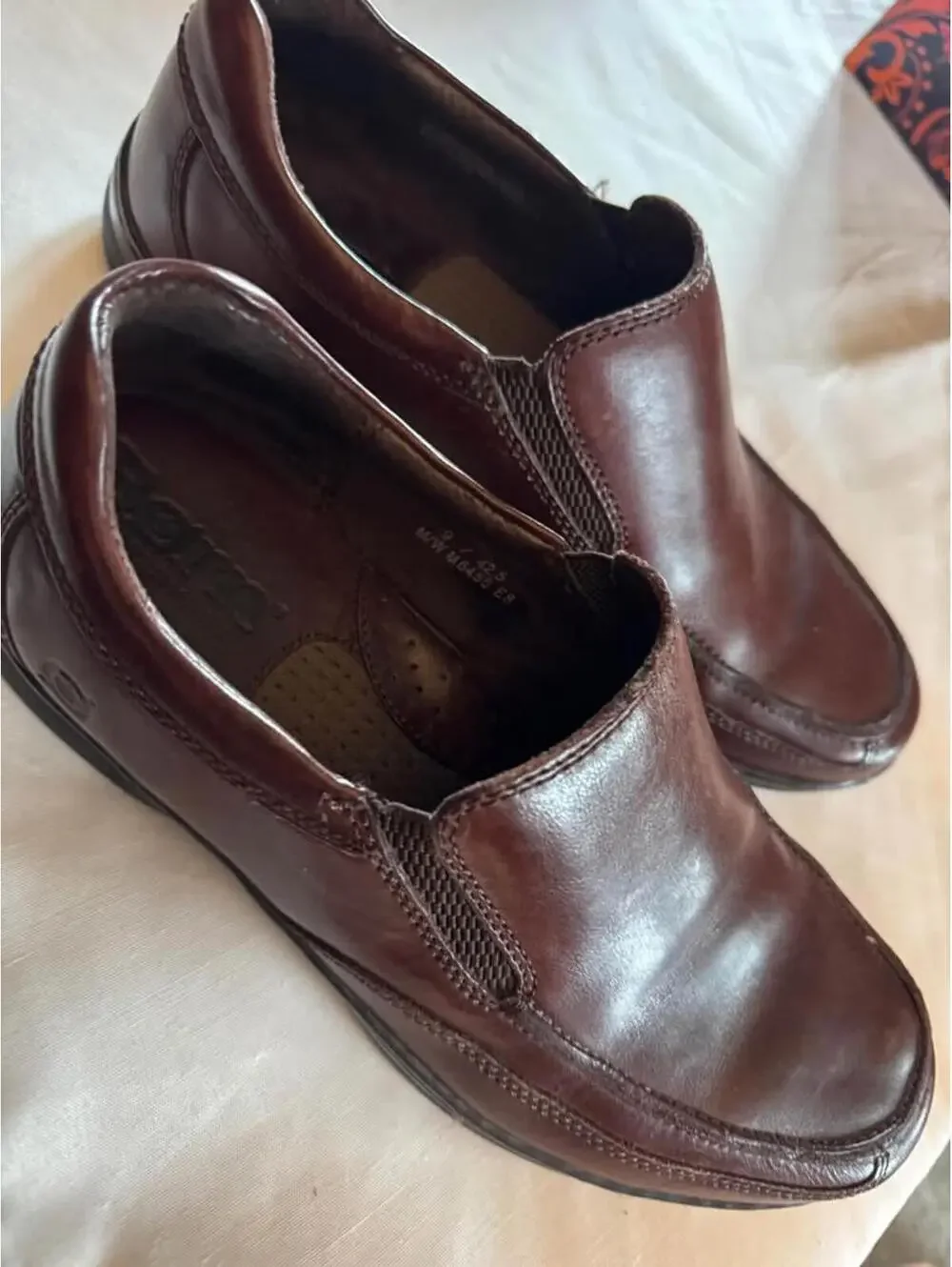 Born Brown Leather Loafers Men's Size 9W Slip-On Apron Toe Shoes